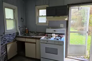 128 N Guyer St, Hobart, IN 46342 - Photo 6