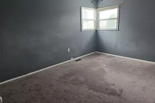 128 N Guyer St, Hobart, IN 46342 - Photo 10