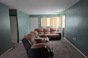 128 N Guyer St, Hobart, IN 46342 - Photo 2