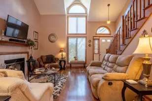 1362 W 94th Ct, Crown Point, IN 46307 - Photo 4