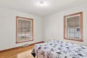 2929 Garfield Ave, Highland, IN 46322 - Photo 10