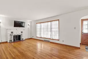 2929 Garfield Ave, Highland, IN 46322 - Photo 4