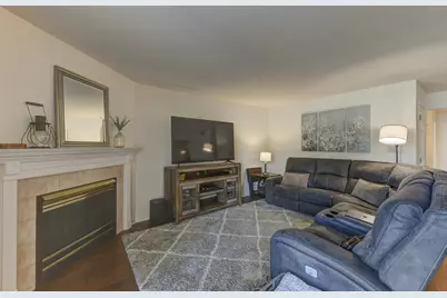 9902 Parkway Drive, Highland, IN 46322 - Photo 8