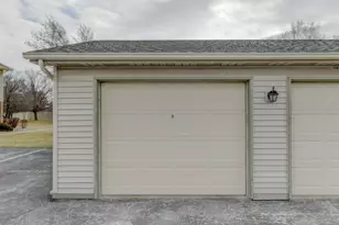 9902 Parkway Dr, Highland, IN 46322 - Photo 20