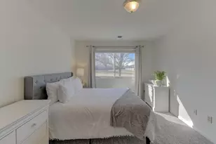 9902 Parkway Dr, Highland, IN 46322 - Photo 14