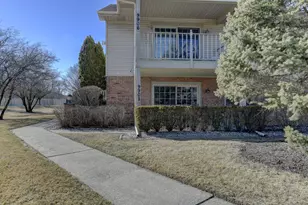 9902 Parkway Dr, Highland, IN 46322 - Photo 1