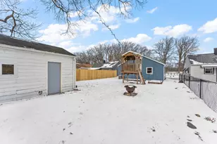 1009 Gardena St, Michigan City, IN 46360 - Photo 14