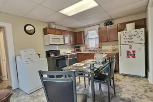 204 E Seymour St, Kentland, IN 47951 - Photo 6