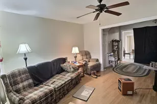 204 E Seymour St, Kentland, IN 47951 - Photo 2