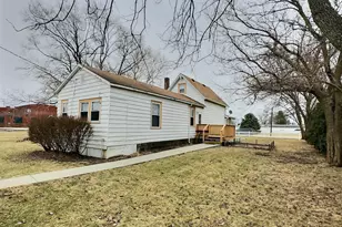 204 E Seymour St, Kentland, IN 47951 - Photo 16