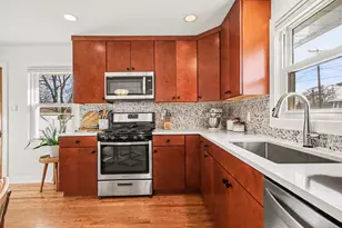 218 Sunset Ln, Munster, IN 46321 - Photo 12