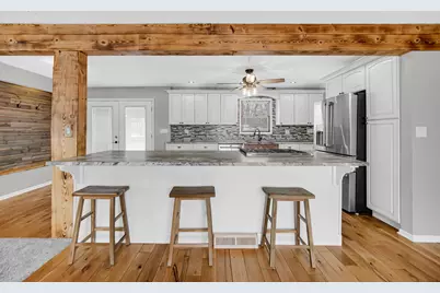 305 E Jackson Street, Chesterton, IN 46304 - Photo 2