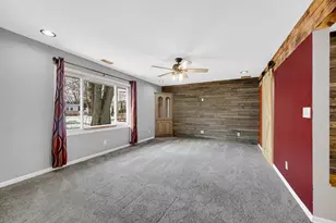 305 E Jackson St, Chesterton, IN 46304 - Photo 10