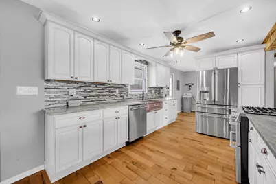 305 E Jackson Street, Chesterton, IN 46304 - Photo 4