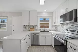 1540 Tulip Ln, Munster, IN 46321 - Photo 4