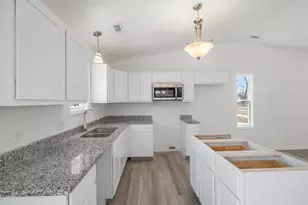 522 Oxford Rd, Kingsford Heights, IN 46346 - Photo 8