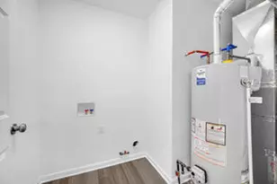 522 Oxford Rd, Kingsford Heights, IN 46346 - Photo 14