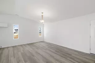 522 Oxford Rd, Kingsford Heights, IN 46346 - Photo 12