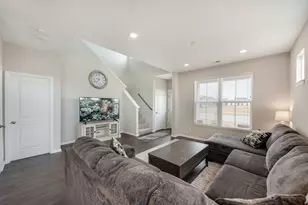 11803 Rhode Island St, Crown Point, IN 46307 - Photo 2