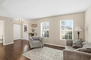 10843 Hillcrest Ln, Dyer, IN 46311 - Photo 2