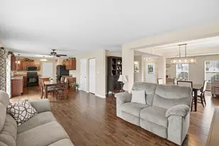 10843 Hillcrest Ln, Dyer, IN 46311 - Photo 8
