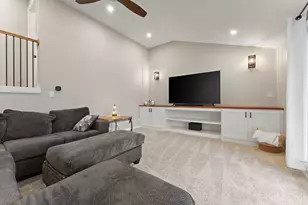 3036 99th St, Highland, IN 46322 - Photo 8