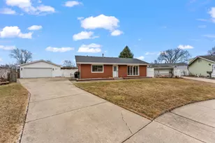 3036 99th St, Highland, IN 46322 - Photo 2