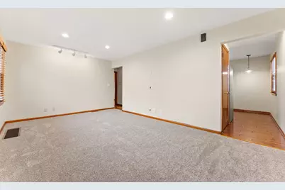 7104 Northcote Avenue, Hammond, IN 46324 - Photo 4