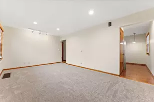 7104 Northcote Ave, Hammond, IN 46324 - Photo 4