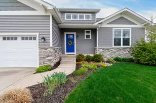 3911 Crown Dr, Valparaiso, IN 46383 - Photo 2