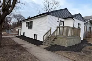 132 W 43rd Ave, Gary, IN 46408 - Photo 2