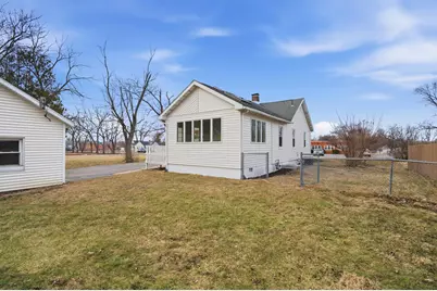 2407 W 78th Avenue, Merrillville, IN 46410 - Photo 24