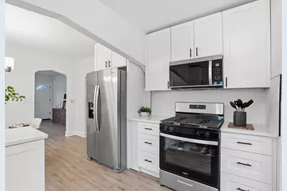 2407 W 78th Avenue, Merrillville, IN 46410 - Photo 8