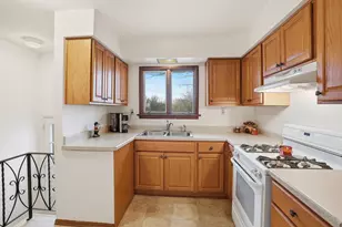 508 W 117th Pl, Crown Point, IN 46307 - Photo 4