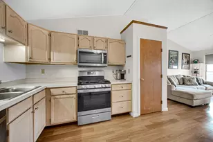 3603 Timberbridge Dr, Valparaiso, IN 46383 - Photo 6