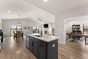 1651 Frst Rdg Dr, Valparaiso, IN 46385 - Photo 10