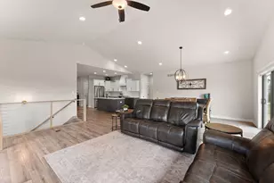 1651 Frst Rdg Dr, Valparaiso, IN 46385 - Photo 20