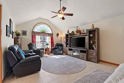 9930 W 1100 N, Demotte, IN 46310 - Photo 6