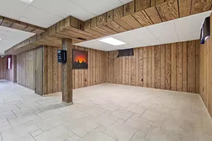 410 W 52nd Pl, Merrillville, IN 46410 - Photo 24