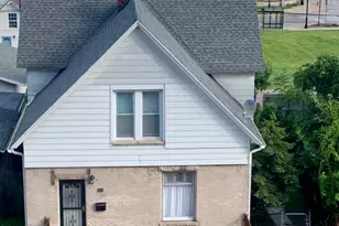 124 E 10th St, Michigan City, IN 46360 - Photo 4