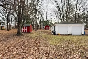 805 Sunset Dr, Kouts, IN 46347 - Photo 14