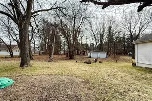 805 Sunset Dr, Kouts, IN 46347 - Photo 16