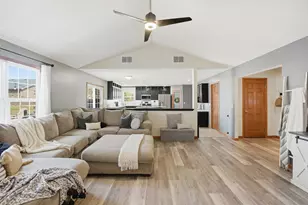 414 17th St SE, Demotte, IN 46310 - Photo 4