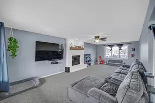 225 Beiriger Dr, Dyer, IN 46311 - Photo 4