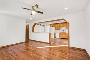 1700 Clayton St, Valparaiso, IN 46383 - Photo 6