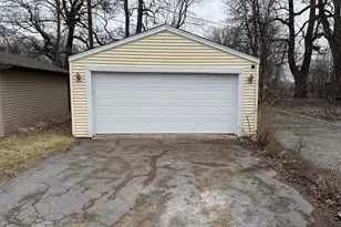 4089 Willow St, Hobart, IN 46342 - Photo 12