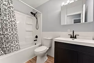 739 Eagle Creek Rd, Valparaiso, IN 46385 - Photo 6