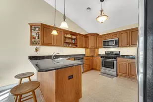 805 Veterans Ln, Crown Point, IN 46307 - Photo 14