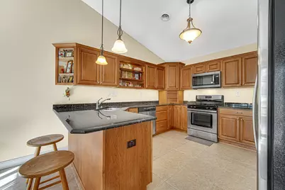 805 Veterans Lane, Crown Point, IN 46307 - Photo 10