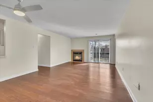 1444 Woodview Dr, Crown Point, IN 46307 - Photo 2